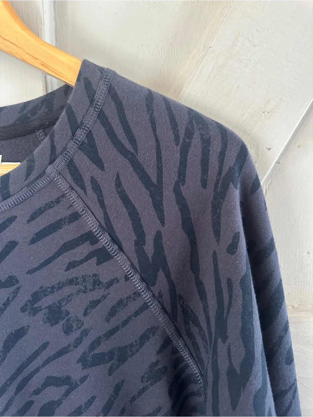 Pact Organic Cotton Animal Print Raglan Top Ruched Side Tie Long Sleeve M